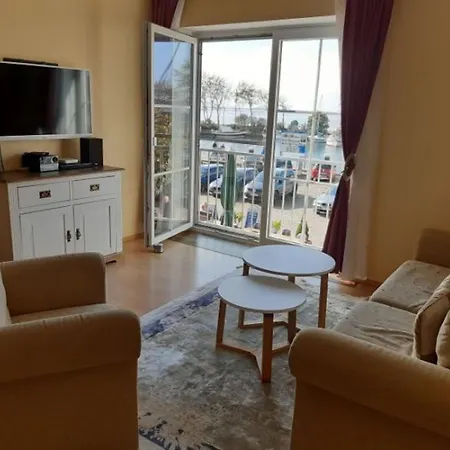 In By The Yachting Port, Cleaning Included Apartament Orth